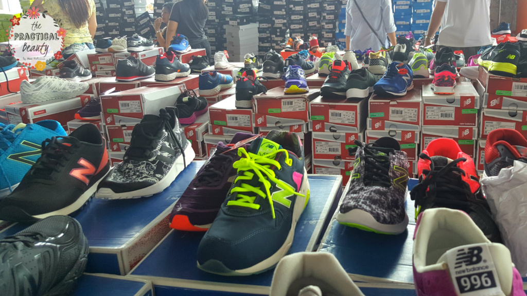 warehouse sports shoes