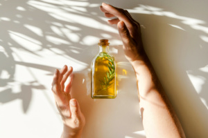 Everyday Oily with Essential Oils | The Practical Beauty